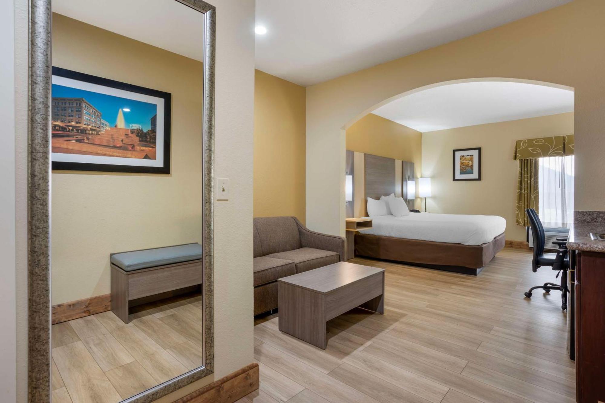 Best Western Plus Springfield Airport Inn Exterior photo